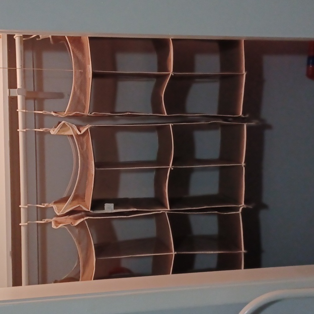 3 Closet organizers